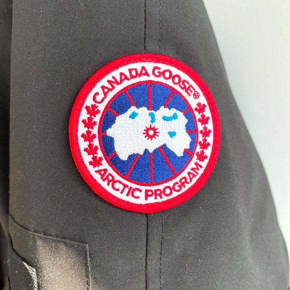 Canada Goose Chilliwack Bomber Jacket - Picture 10 of 16